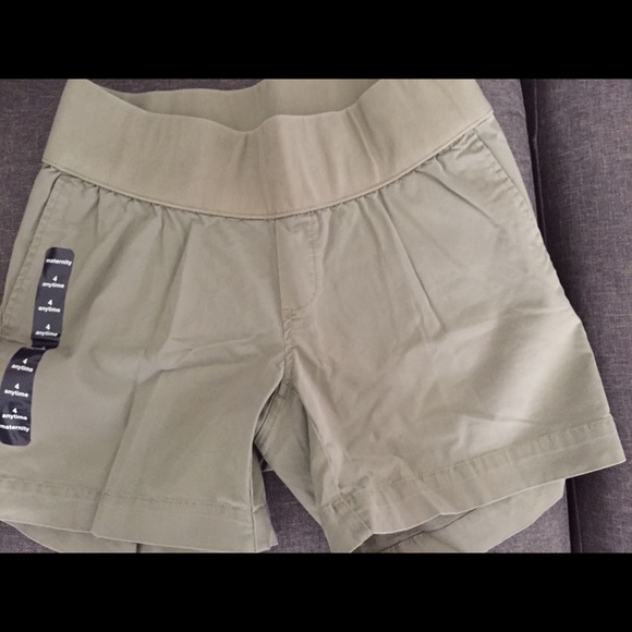 Gap Maternity Anytime shorts - Picture 1 of 2